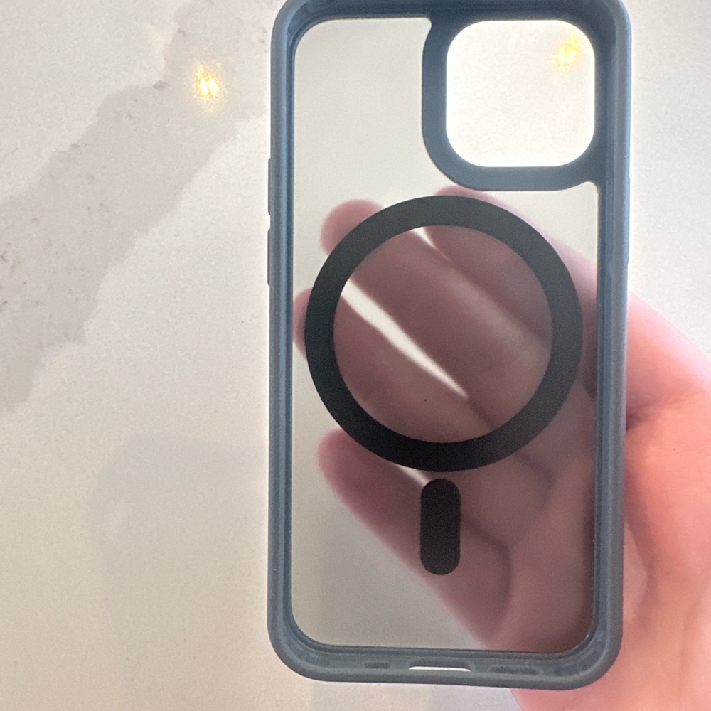 Apple Screen Protector with Installation Kit - Picture 6 of 16